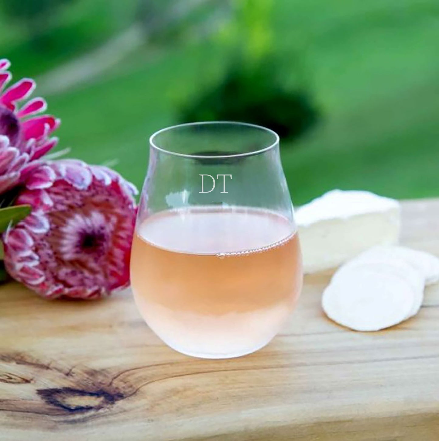 The Kingscliff Contour Wine Glass - Stemless