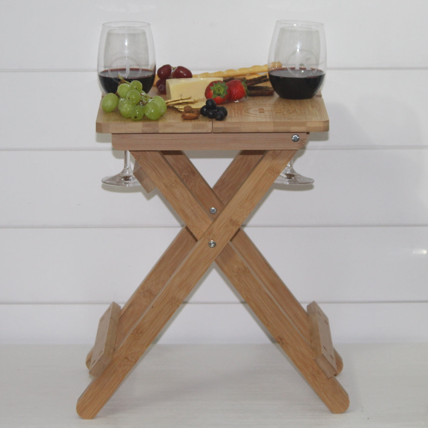 The Lakeside Picnic Table Set - With 2 Wine Glasses